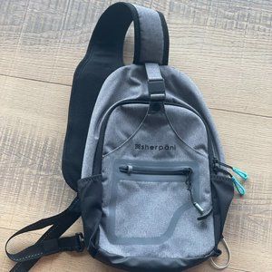 Sherpani sling bag unused